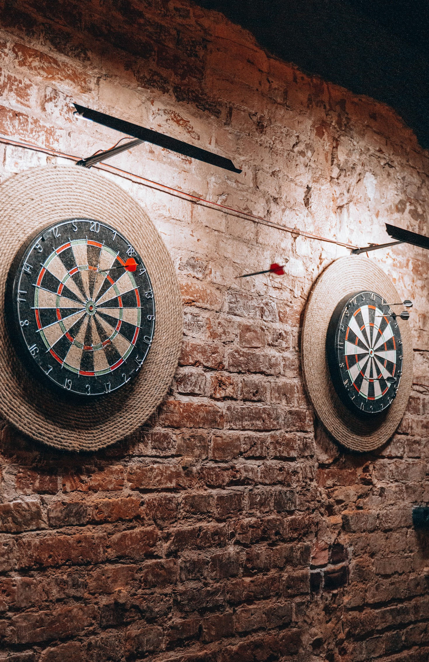 Goldene Akzente: Eleganz trifft Dart
